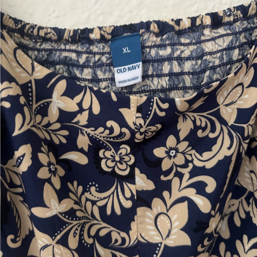 Old Navy Blue and Cream Floral Dress XL - Picture 3 of 4